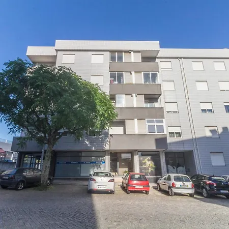 Apartment Quinta Da Armada, Em By House And People *