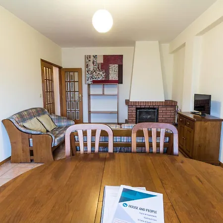 Quinta Da Armada, Em By House And People Braga