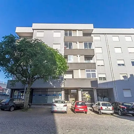 Apartment Quinta Da Armada, Em By House And People