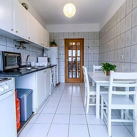 Apartment Quinta Da Armada, Em By House And People *