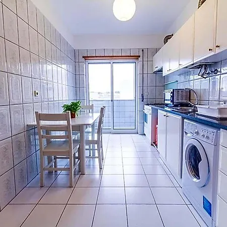 Apartment Quinta Da Armada, Em By House And People *